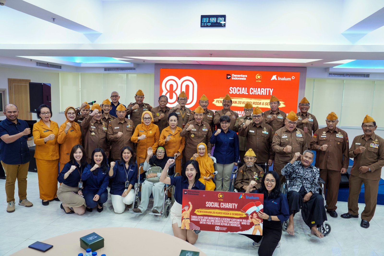 SEJUMLAH VETERAN RI PEROLEH BANTUAN